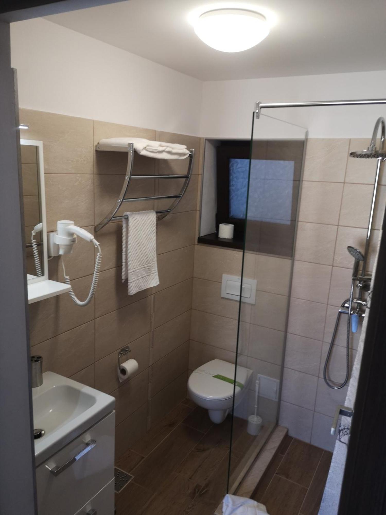 Aterman Apartment'S Sinca Veche Bilik gambar